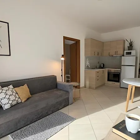 Lilly's Plazh Apartment *