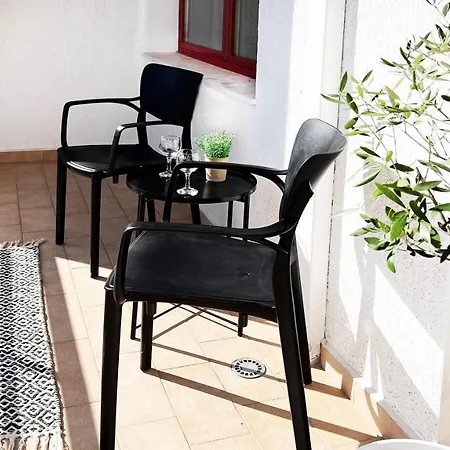 Lilly's Plazh * Dıraç